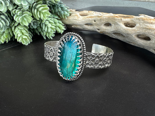 My Royal Lady Labradorite Cuff