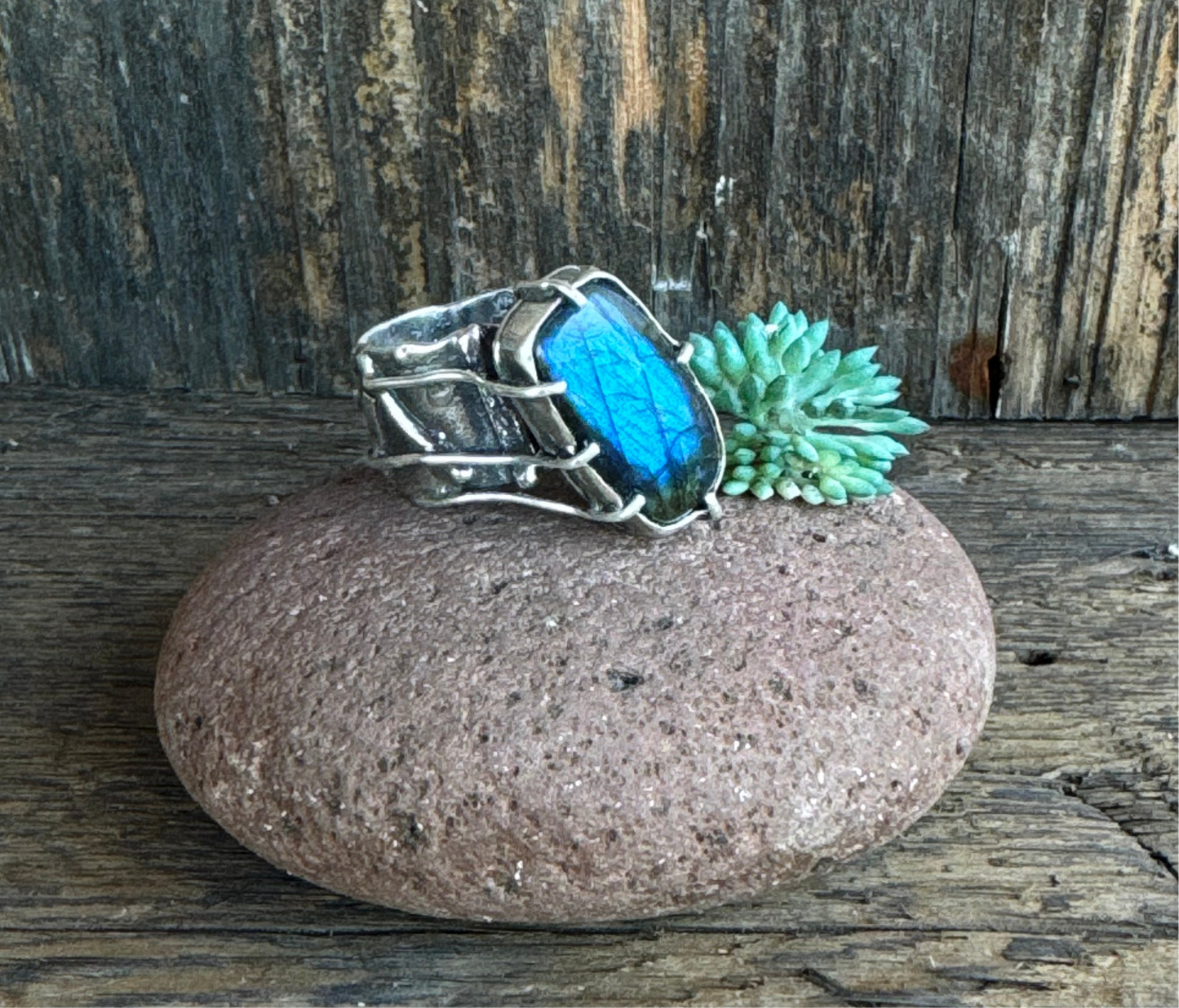 Luna Ring - Organic Prong Set Labradorite
