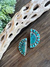 Load image into Gallery viewer, Large Kingman Turquoise Cluster Post Earrings
