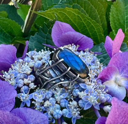 Luna Ring - Organic Prong Set Labradorite