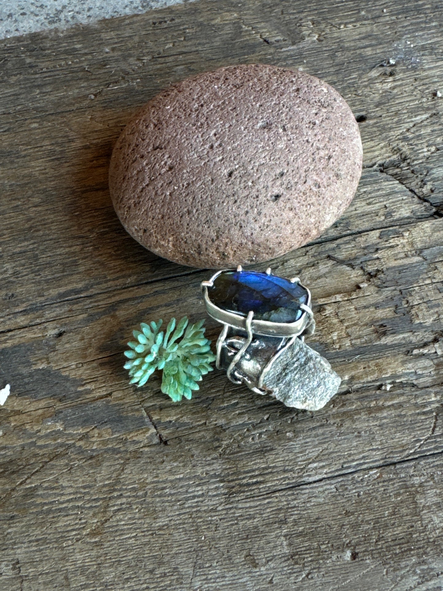 Luna Ring - Organic Prong Set Labradorite