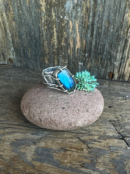 Luna Ring - Organic Prong Set Labradorite