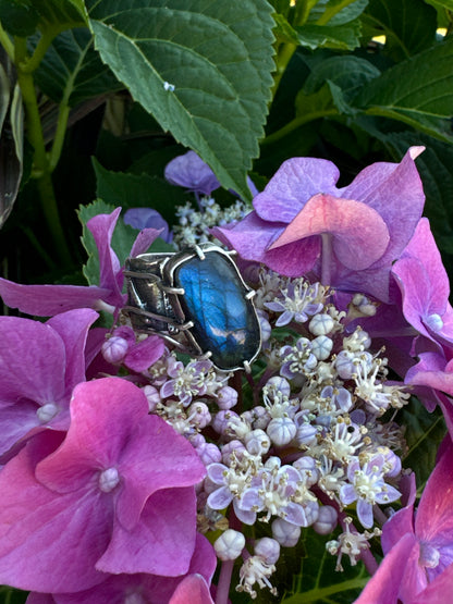 Luna Ring - Organic Prong Set Labradorite