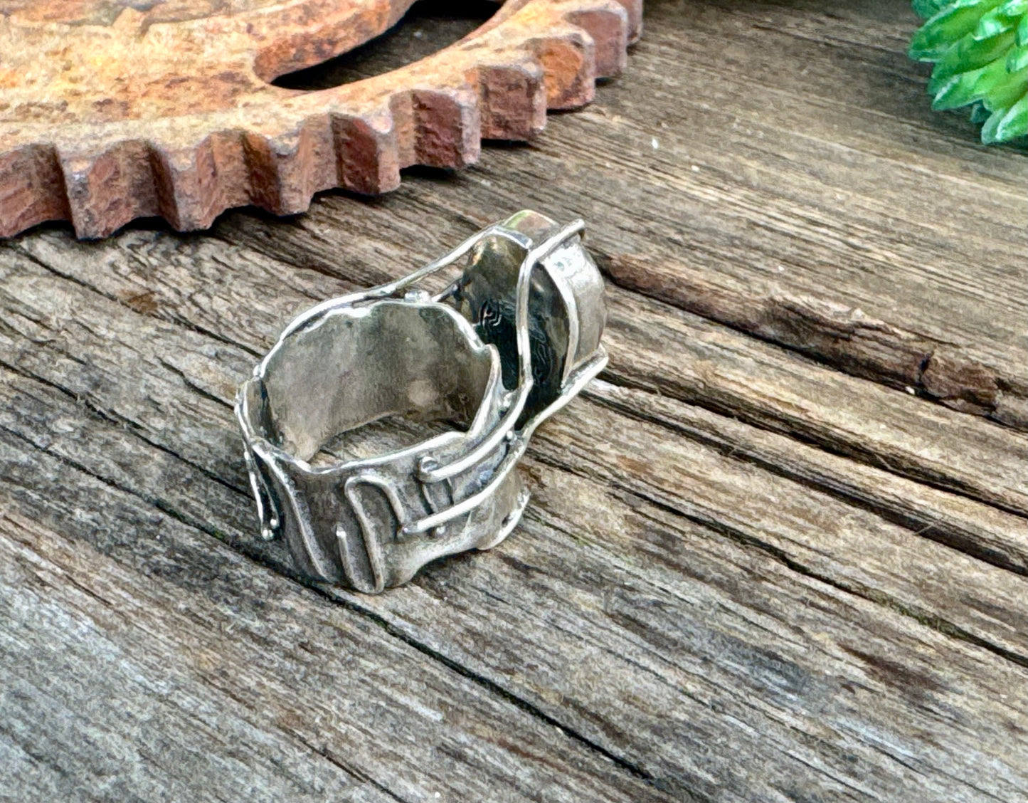 The Luna Blue Ring - Organic Prong Set Labradorite Statement Ring