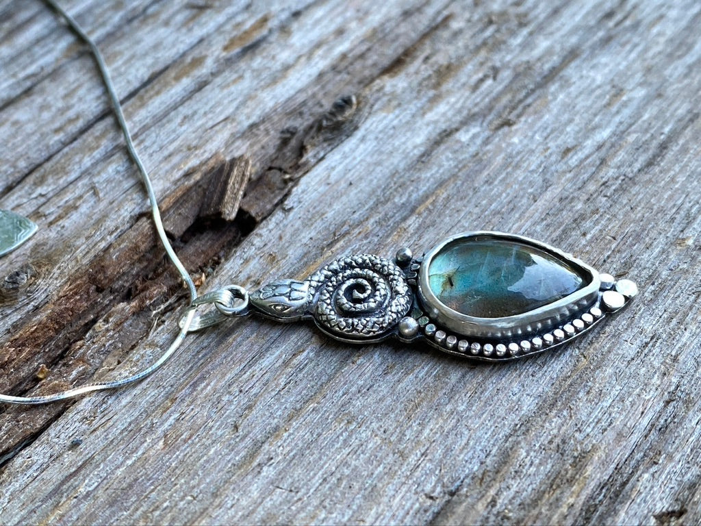 Labradorite sterling snake pendant