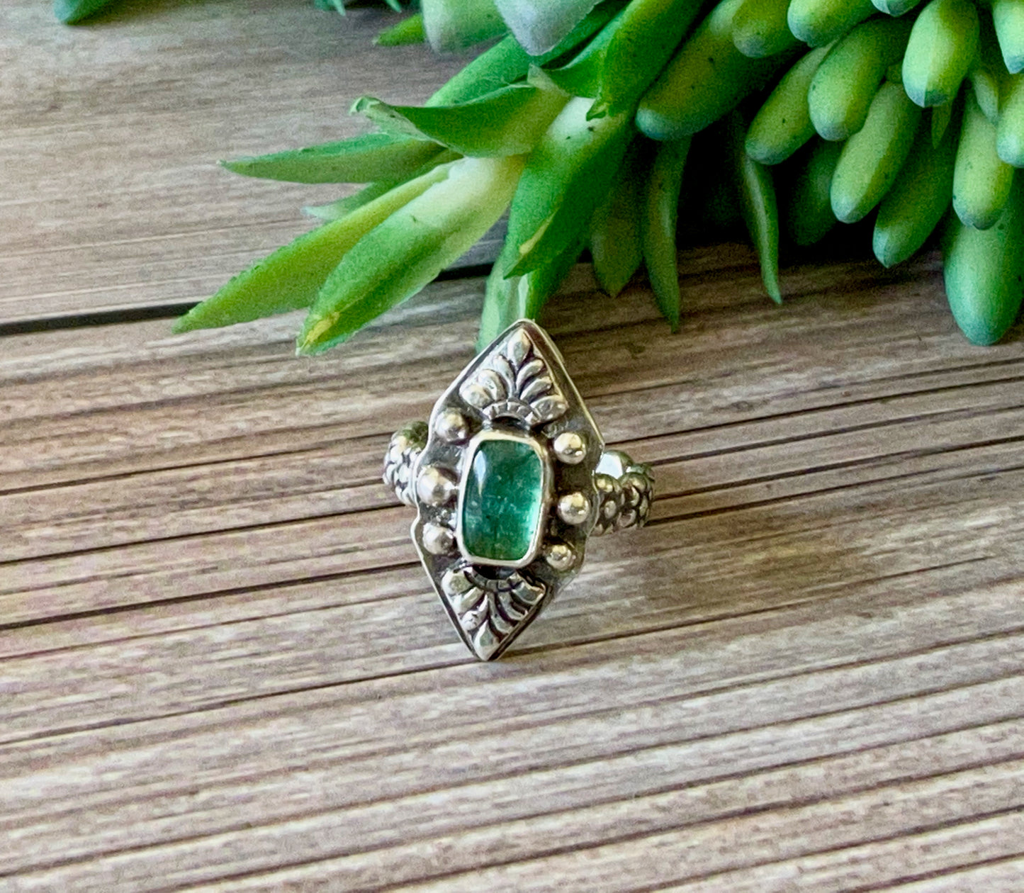 Sterling Silver Green Tourmaline Emblished Ring