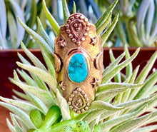 Load image into Gallery viewer, Turquoise And Gold Bronze Saddle Ring
